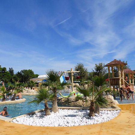 Camping Le Sainte Marie Esterno foto