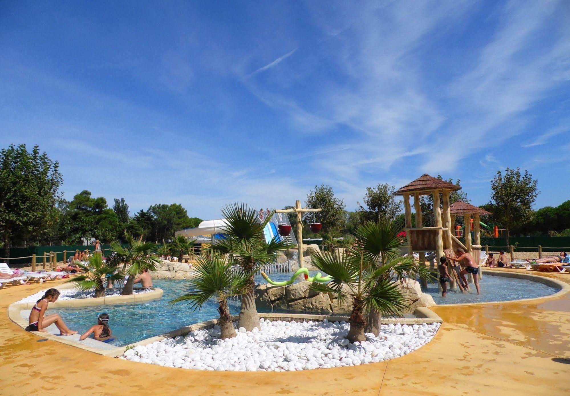 Camping Le Sainte Marie Esterno foto